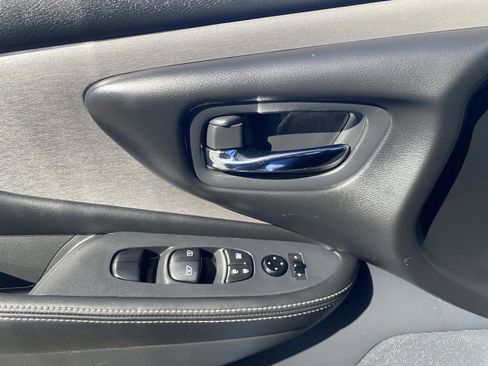 Certified 2024 Nissan Murano SV w/ SV Midnight Edition Package image 23