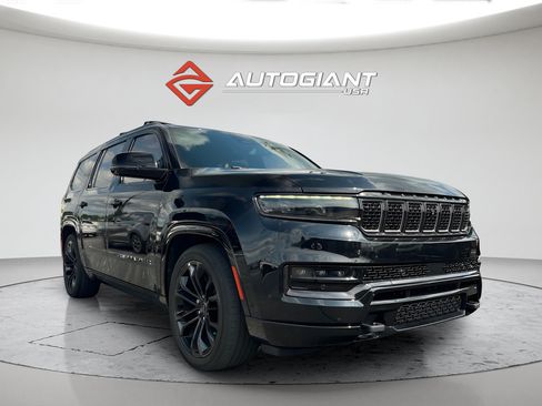 Used 2022 Jeep Grand Wagoneer Series II AWD/4WD image 11