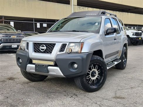 Used 2015 Nissan Xterra S image 1