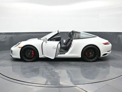 Certified 2018 Porsche 911 Targa 4 GTS AWD/4WD image 26