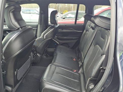 Used 2023 Jeep Grand Cherokee Overland w/ Advanced Protech Group III image 7