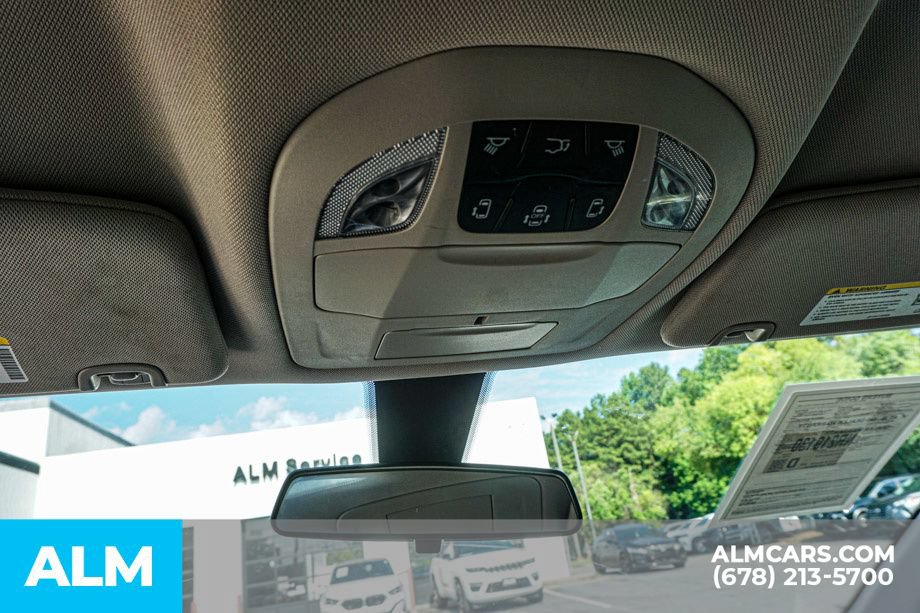 Used 2022 Chrysler Voyager LX FWD image 38