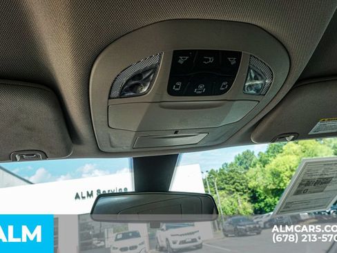 Used 2022 Chrysler Voyager LX FWD image 38