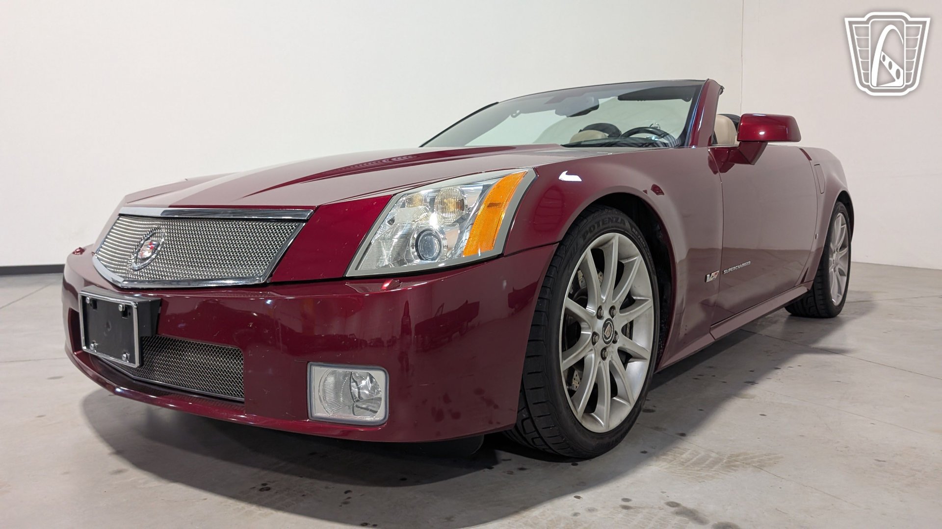 Used 2006 Cadillac XLR V RWD image 3