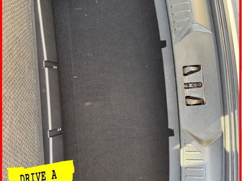 Used 2022 Ford Explorer XLT image 7