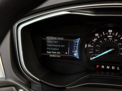 Used 2019 Ford Fusion SE FWD image 28