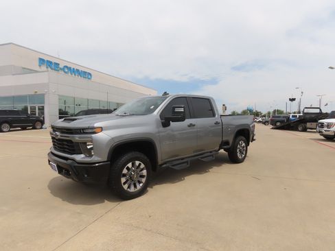 Used 2024 Chevrolet Silverado 2500 Custom w/ Custom Value Package AWD/4WD image 2