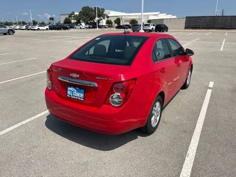 Used 2015 Chevrolet Sonic LT FWD image 5