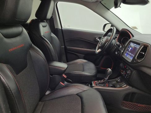 Used 2019 Jeep Compass Trailhawk w/ Cold Weather Group AWD/4WD image 21