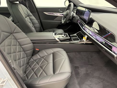 New 2026 BMW 740i w/ Premium Package RWD image 21