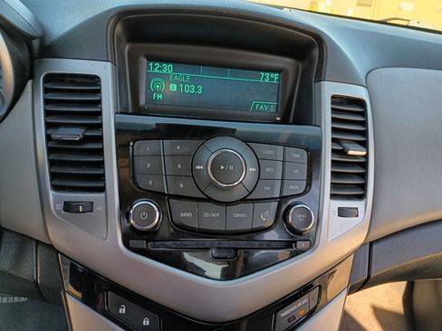 Used 2012 Chevrolet Cruze LS image 26