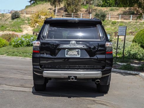 Used 2016 Toyota 4Runner Trail AWD/4WD image 4