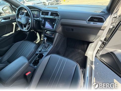 Used 2022 Volkswagen Tiguan SE R-Line image 12