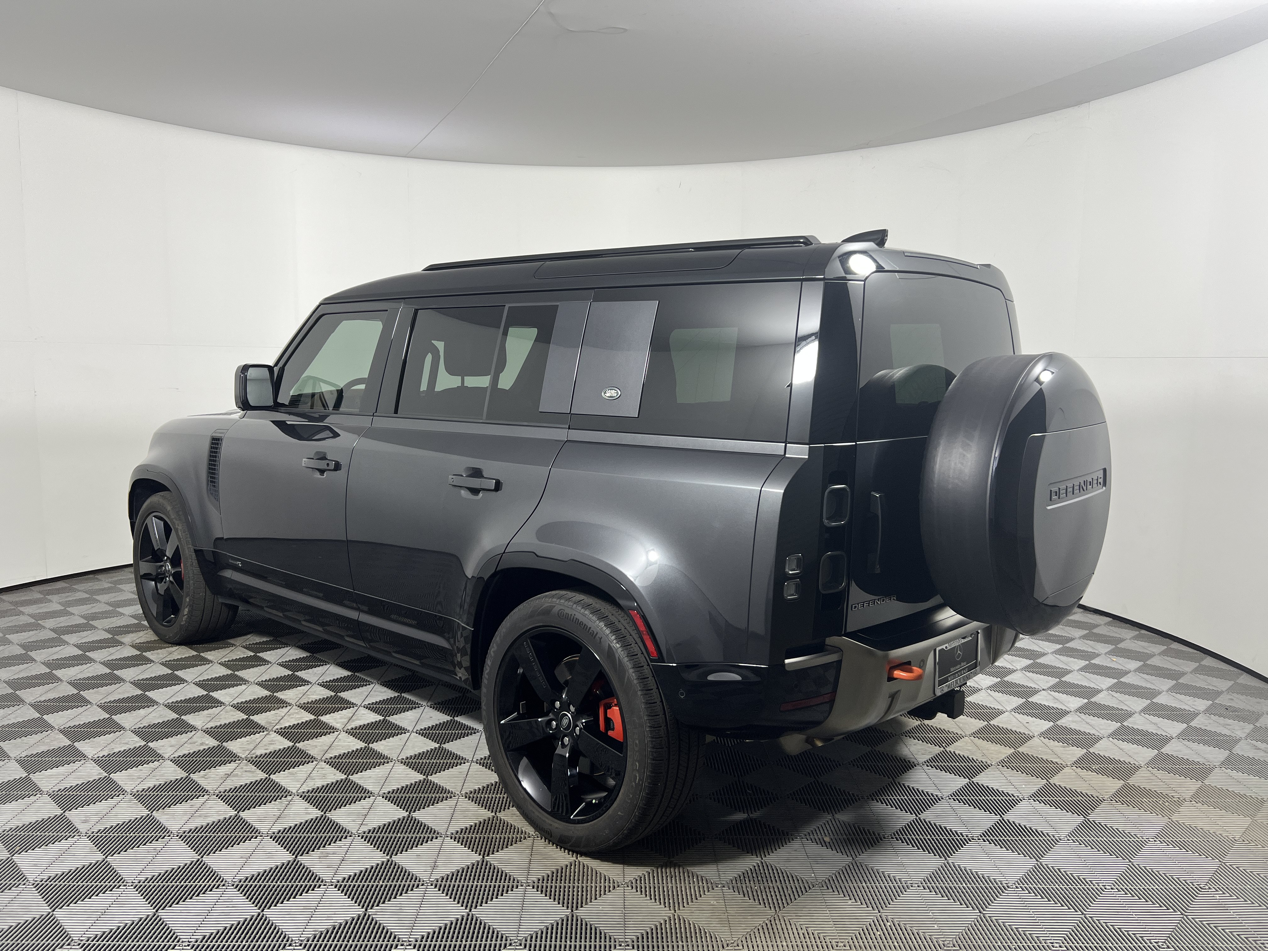 Used 2023 Land Rover Defender 110 X AWD/4WD image 3