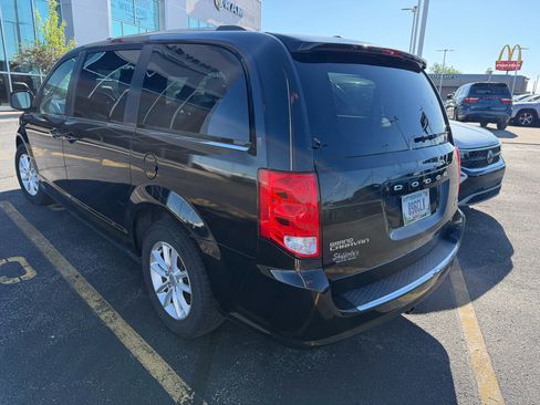 Used 2018 Dodge Grand Caravan SXT FWD image 4