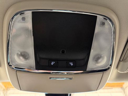 Used 2019 Chrysler 300 Touring w/ Sport Appearance Package RWD image 21