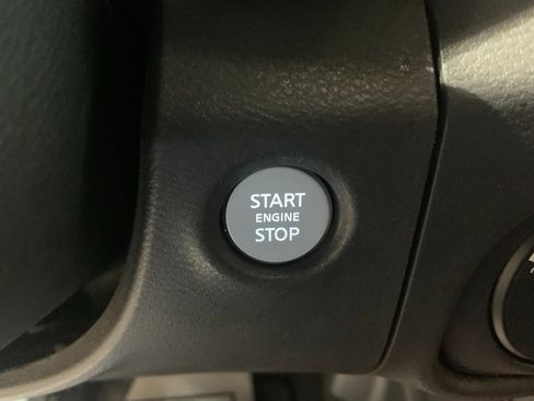 Used 2022 Nissan Frontier PRO-4X w/ Technology Package image 17