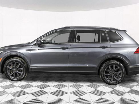 Used 2023 Volkswagen Tiguan SE image 19