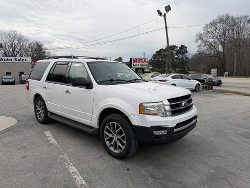 Used 2015 Ford Expedition XLT w/ Equipment Group 202A image 8