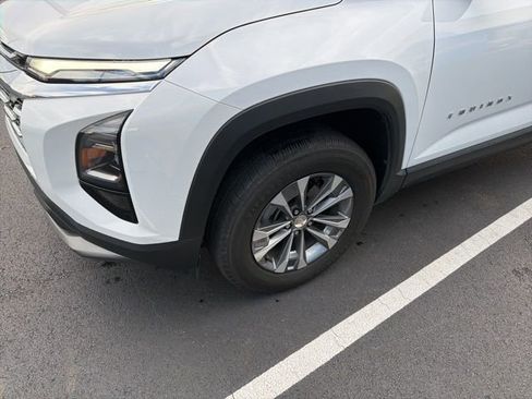 Used 2025 Chevrolet Equinox LT image 4