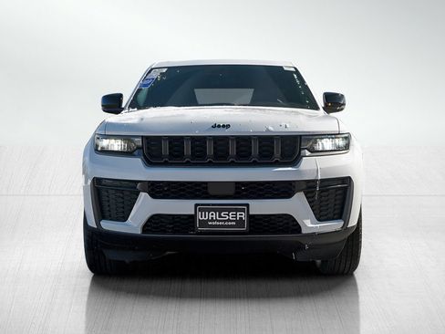 New 2026 Jeep Grand Cherokee Laredo image 2