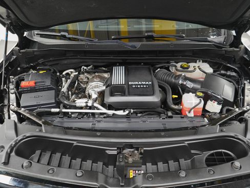 Used 2023 Chevrolet Suburban RST AWD/4WD image 33