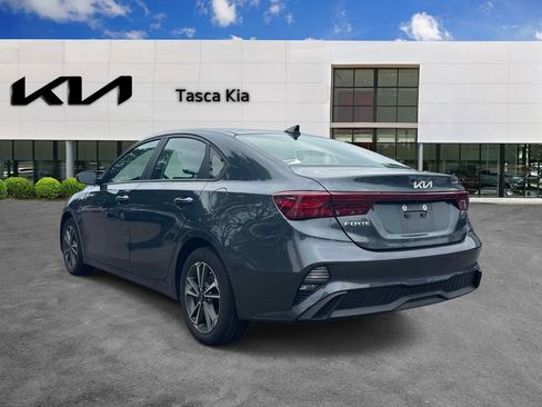 Used 2023 Kia Forte LXS w/ LXS Technology Package FWD image 6