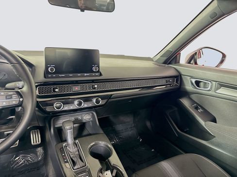 Certified 2025 Honda Civic Sport image 19