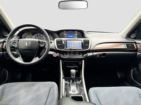 Used 2017 Honda Accord EX image 18