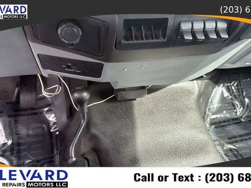 Used 2015 Ford F550 4x4 Regular Cab Super Duty image 19