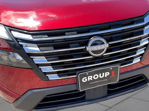 Used 2025 Nissan Rogue SV FWD image 28