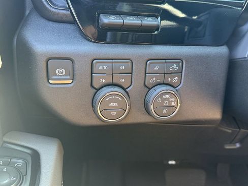 Used 2026 Chevrolet Silverado 2500 ZR2 AWD/4WD image 26