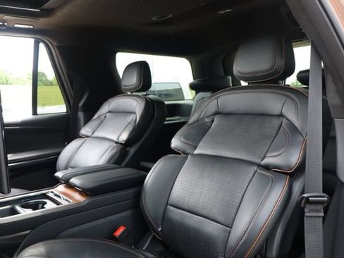 Used 2025 Lincoln Navigator Black Label AWD/4WD image 31