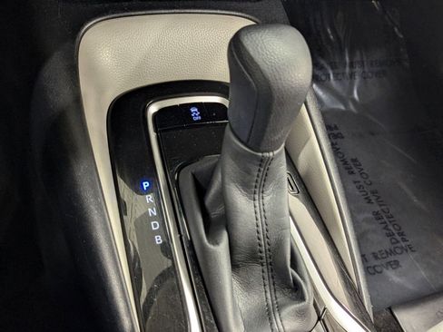 Used 2022 Toyota Corolla LE image 12