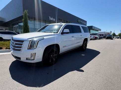 Used 2017 Cadillac Escalade ESV Platinum AWD/4WD image 1