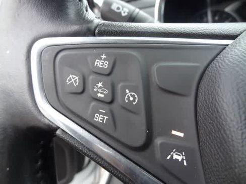 Used 2020 Chevrolet Equinox LT w/ Driver Convenience Package FWD image 18