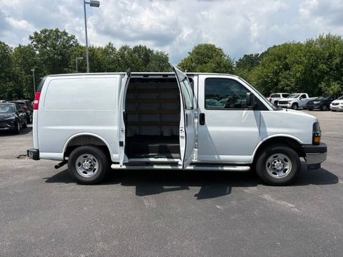 Used 2025 Chevrolet Express 2500 w/ Driver Convenience Package RWD image 11