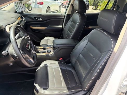 Used 2019 GMC Acadia Denali w/ Technology Package FWD image 18