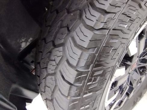 Used 2022 Nissan Frontier PRO-4X w/ Off-Road Protection Package AWD/4WD image 8
