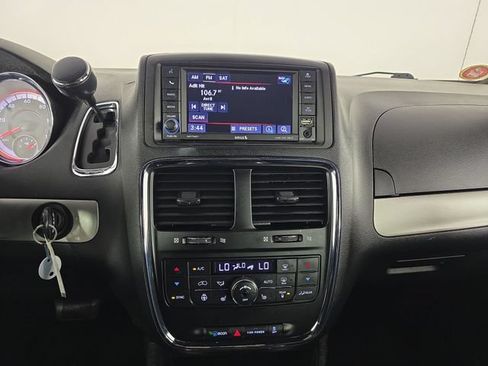 Used 2019 Dodge Grand Caravan GT FWD image 21