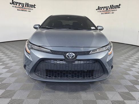 Used 2022 Toyota Corolla LE FWD image 5