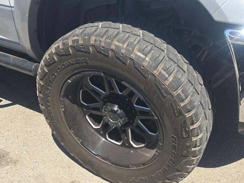 Used 2014 RAM 2500 Laramie AWD/4WD image 2