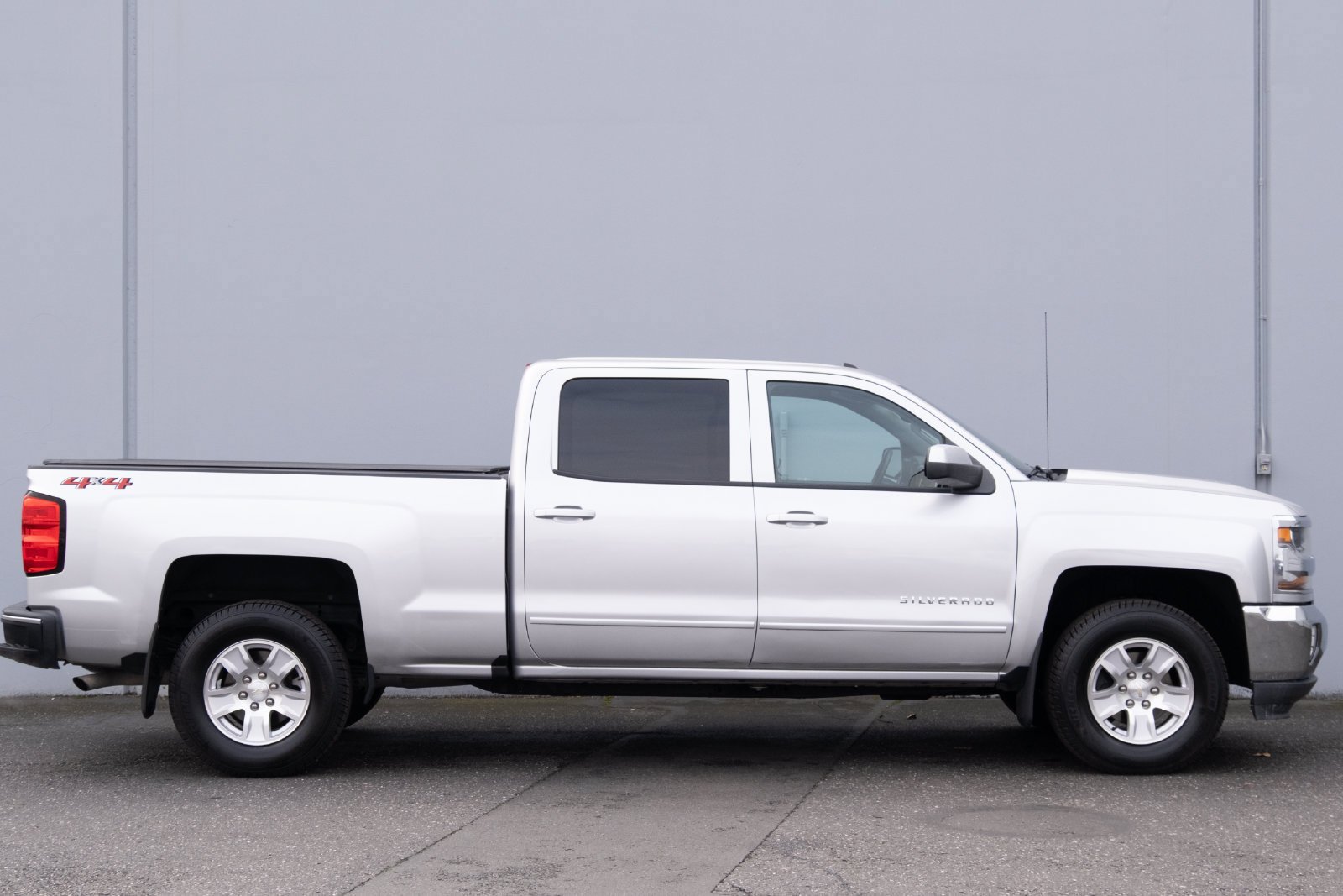Used 2018 Chevrolet Silverado 1500 LT w/ All Star Edition AWD/4WD image 25