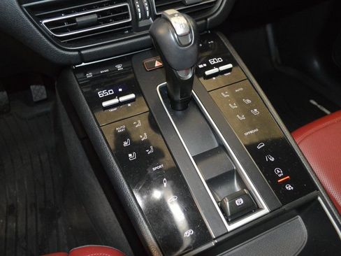 Certified 2023 Porsche Macan GTS AWD/4WD image 32