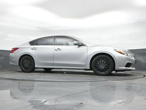 Used 2016 Nissan Altima 2.5 S w/ Power Driver Seat Package image 38