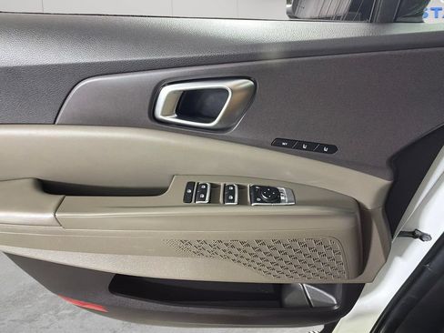 Used 2025 Kia Carnival EX FWD image 26