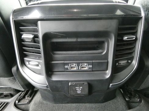 Used 2022 RAM 1500 Laramie AWD/4WD image 22