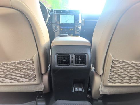 Used 2022 Toyota 4Runner Limited AWD/4WD image 35