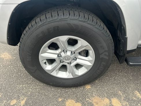 Certified 2022 Toyota 4Runner SR5 Premium w/ Moonroof Package AWD/4WD image 27