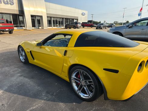Used 2006 Chevrolet Corvette Z06 w/ Preferred Equipment Group RWD image 8